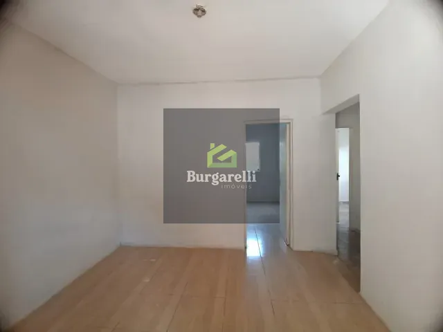 Casa 2 quartos e 1 banheiro, para alugar, no bairro Jardim Fabiana em Lavras