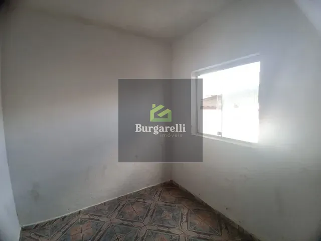 Casa 2 quartos e 1 banheiro, para alugar, no bairro Jardim Fabiana em Lavras