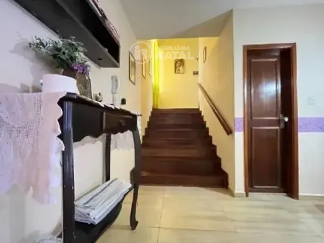 Casa com 390m² 5 quartos e 4 banheiros, à venda, no bairro Caravelle em Londrina