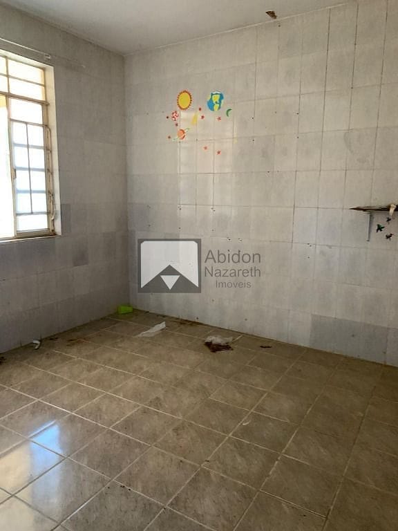 Casa à venda com 2 quartos, 270m² - Foto 6