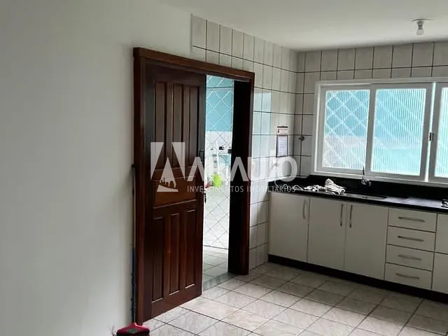 Casa com 376m² 4 quartos e 3 banheiros, à venda, no bairro São João em Itajaí