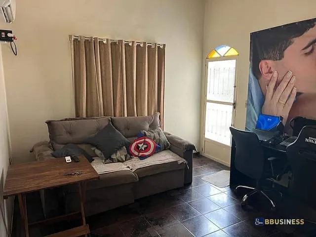 Casa 3 quartos e 1 banheiro, à venda, no bairro Parque Guarus em Campos dos Goytacazes