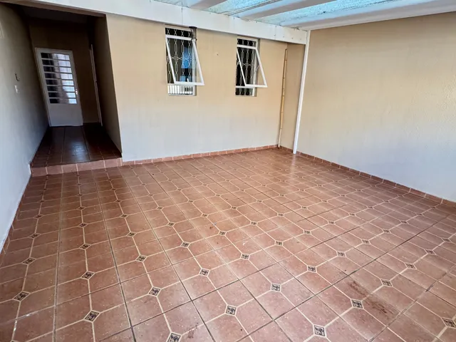 Casa 3 quartos e 2 banheiros, à venda ou para alugar, no bairro Parque Santa Maria em Tatuí