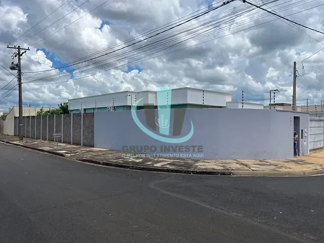 Casa com 472m² 2 quartos e 4 banheiros, à venda, no bairro CIDADE JARDIM em ARARAQUARA