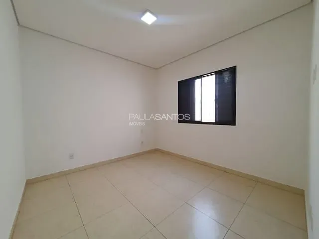 Casa com 300m² 2 quartos e 1 banheiro, para alugar, no bairro Jardim Ana Maria em Sorocaba