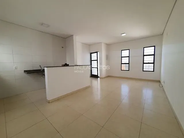 Casa com 300m² 2 quartos e 1 banheiro, para alugar, no bairro Jardim Ana Maria em Sorocaba