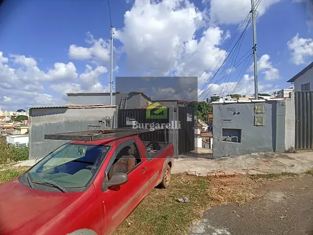 Casa 3 quartos e 1 banheiro, para alugar, no bairro Jardim Fabiana em Lavras