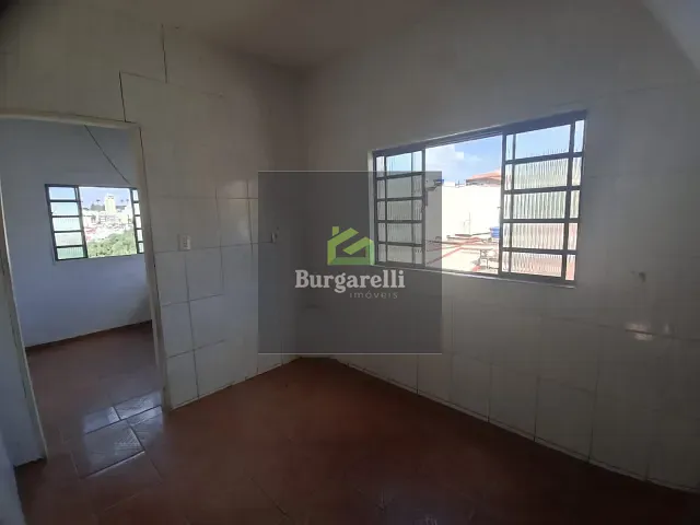 Casa 3 quartos e 1 banheiro, para alugar, no bairro Jardim Fabiana em Lavras
