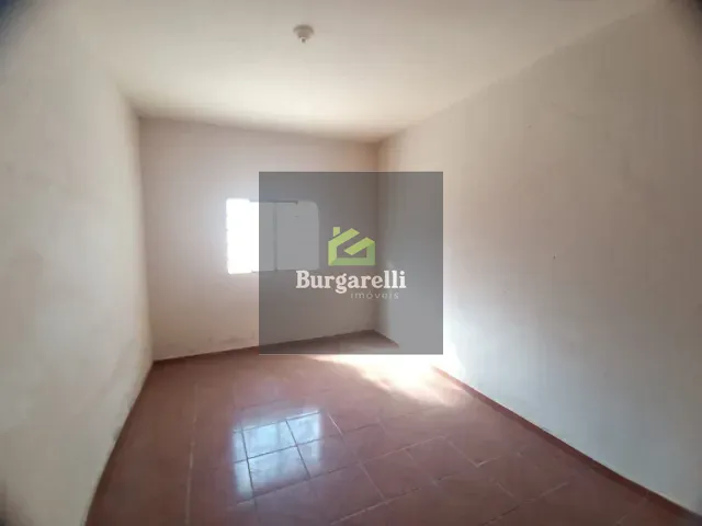 Casa 3 quartos e 1 banheiro, para alugar, no bairro Jardim Fabiana em Lavras