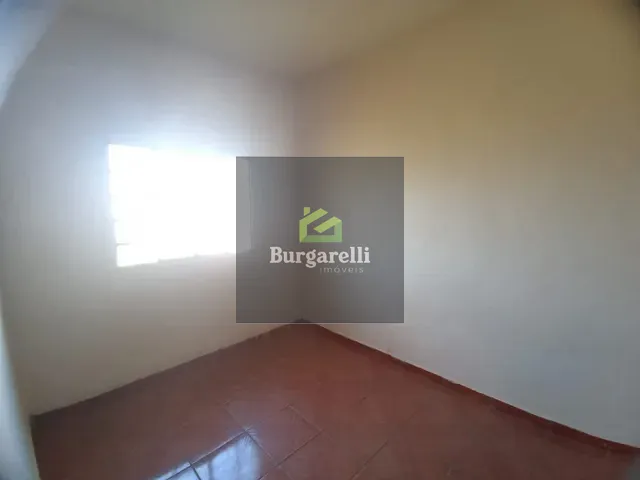 Casa 3 quartos e 1 banheiro, para alugar, no bairro Jardim Fabiana em Lavras