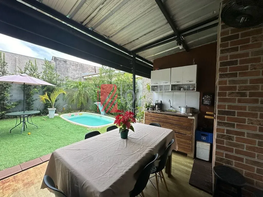 Casa com 4 quartos à venda, 290m² — foto 4 de 28
