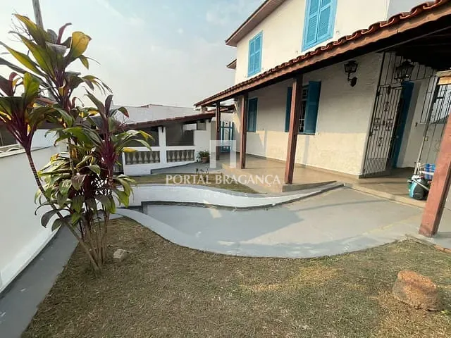 Casa com 295m² 3 quartos e 3 banheiros, à venda, no bairro Centro em Bragança Paulista