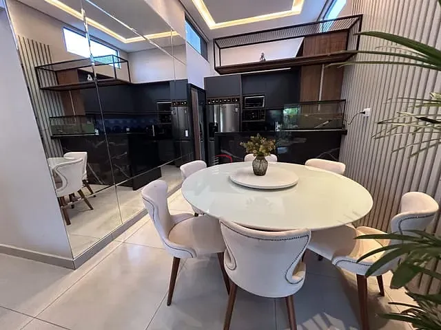Casa com 529m² 2 quartos e 1 banheiro, à venda, no bairro Jardim São Vicente Palloti em Londrina