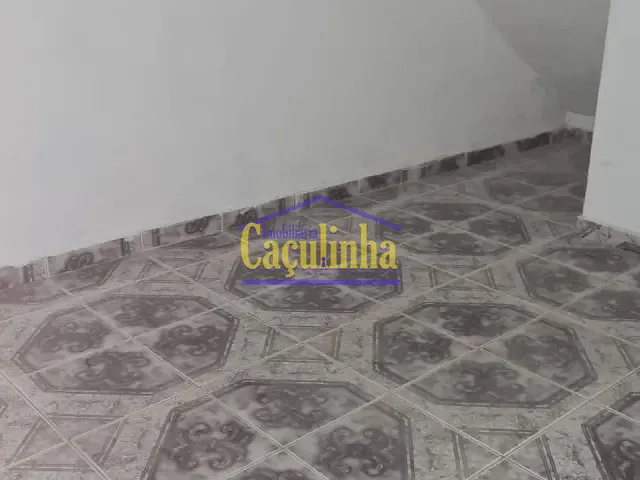 Casa 2 quartos e 1 banheiro, para alugar, no bairro Oficinas Velhas em Barra do Piraí