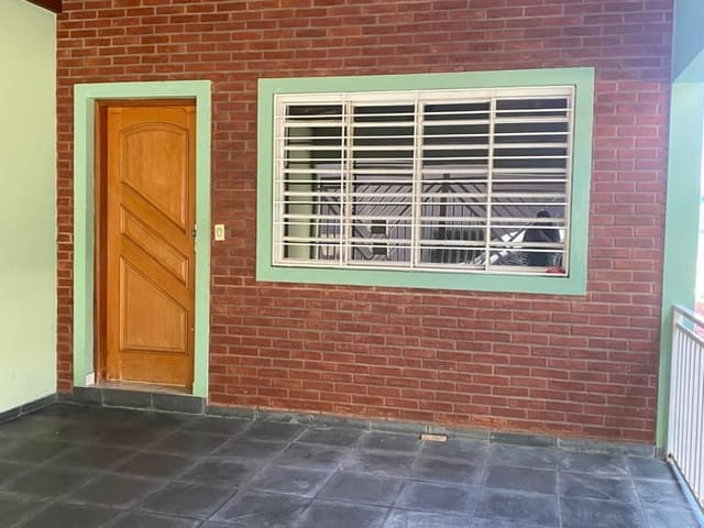 Casa 4 quartos e 2 banheiros, para alugar, no bairro Jardim Nova Extrema em Extrema
