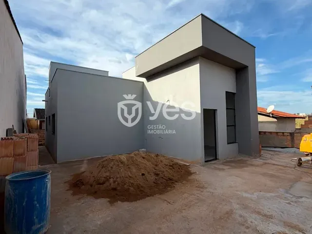 Casa 2 quartos e 1 banheiro, à venda, no bairro Parque das Mangabeiras em Araxá