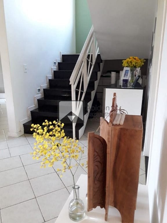 Casa à venda com 5 quartos, 230m² - Foto 13