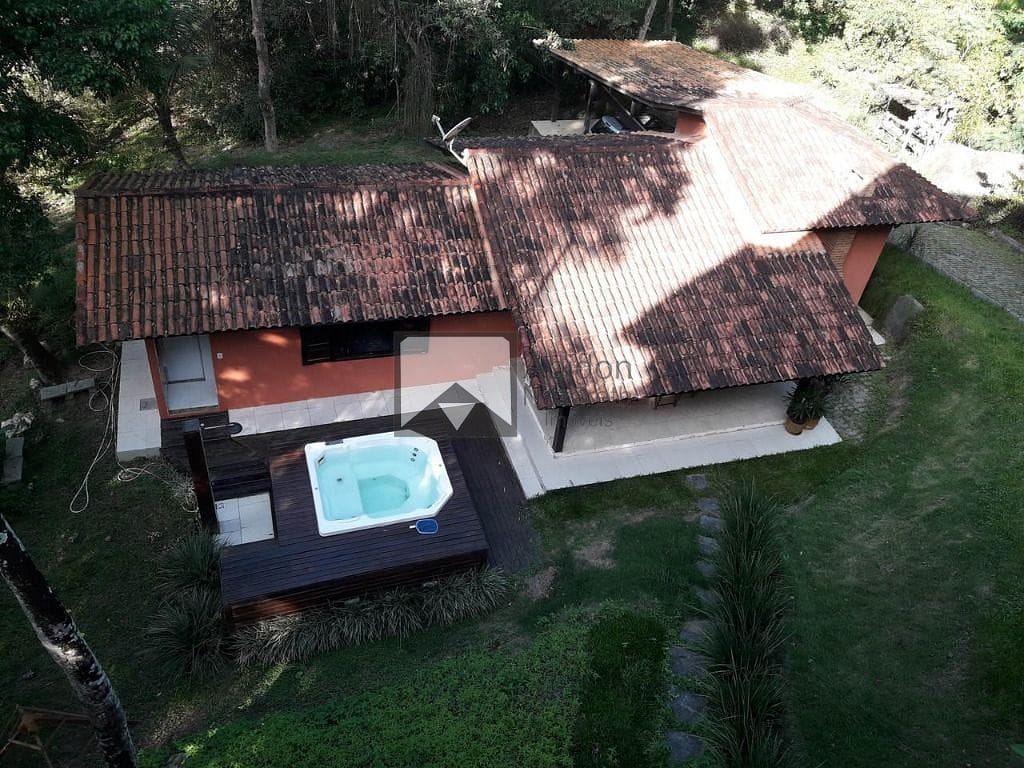 Casa à venda com 5 quartos, 230m² - Foto 4
