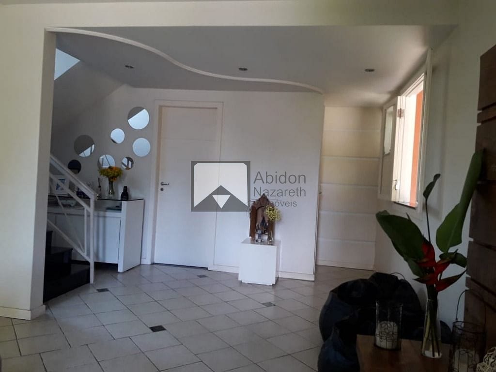 Casa à venda com 5 quartos, 230m² - Foto 9