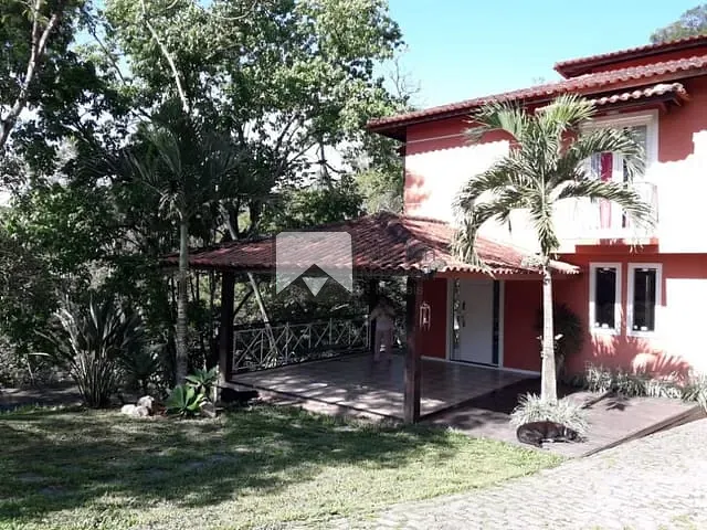 Casa com 1830m² 5 quartos e 1 banheiro, à venda, no bairro Rio do Ouro em Niterói