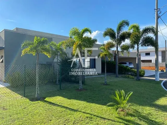 Casa com 805m² 4 quartos e 5 banheiros, à venda ou para alugar, no bairro Quiririm em Taubaté