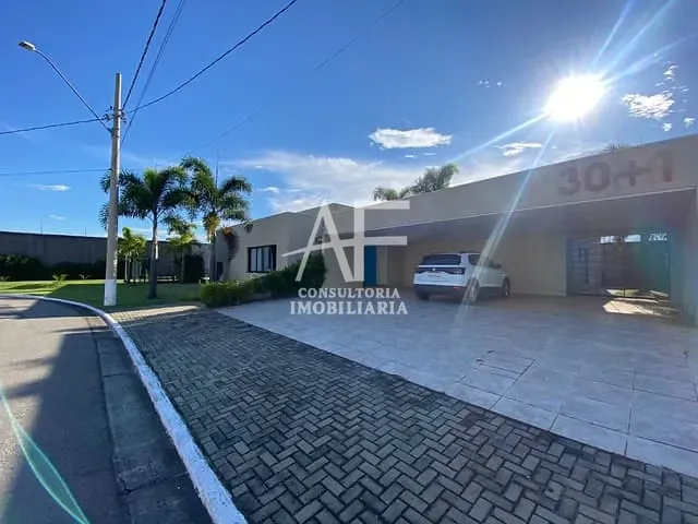 Casa com 805m² 4 quartos e 5 banheiros, à venda ou para alugar, no bairro Quiririm em Taubaté