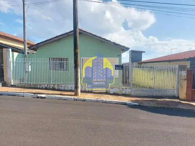 Casa com 415m² 3 quartos e 1 banheiro, à venda, no bairro Centro em Bernardino de Campos