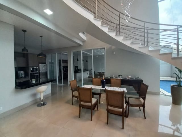 Casa com 423m² 4 quartos e 1 banheiro, à venda, no bairro Loteamento Residencial Jardim dos Ipês Amarelos em Americana
