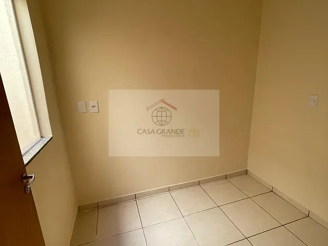 Casa 3 quartos e 1 banheiro, à venda, no bairro Jardim Nobre em Rolândia