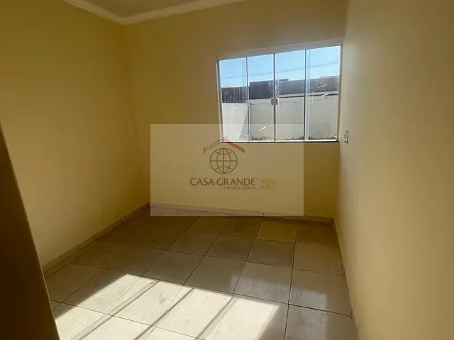 Casa 3 quartos e 1 banheiro, à venda, no bairro Jardim Nobre em Rolândia