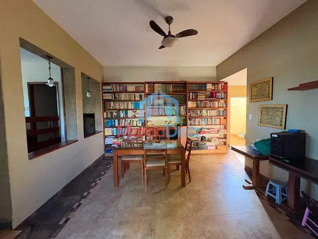 Sobrado com 355m² 4 quartos e 1 banheiro, à venda, no bairro Centro em Ituverava