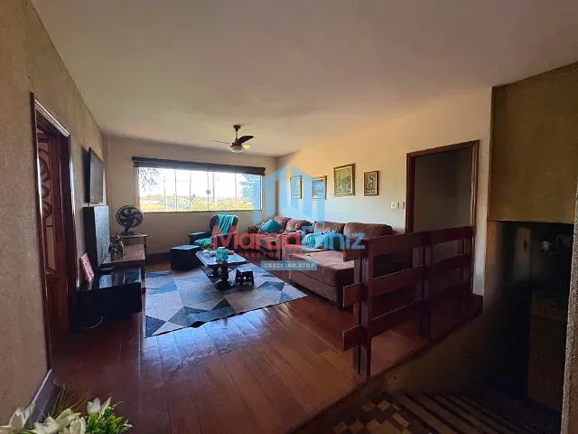 Sobrado com 355m² 4 quartos e 1 banheiro, à venda, no bairro Centro em Ituverava