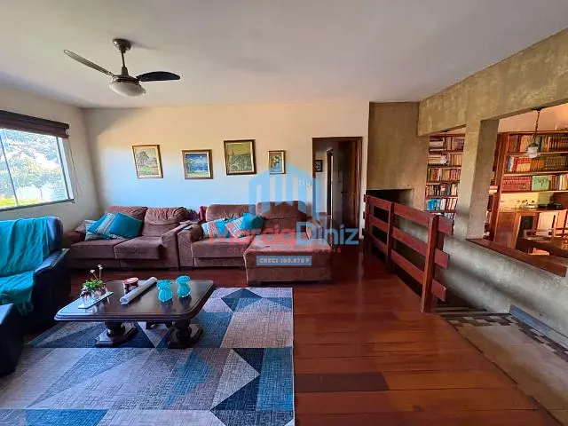 Sobrado com 355m² 4 quartos e 1 banheiro, à venda, no bairro Centro em Ituverava
