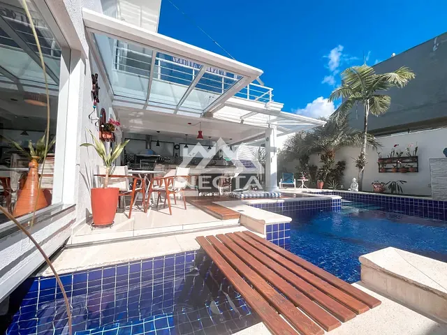 Casa com 399m² 4 quartos e 6 banheiros, à venda, no bairro Tabatinga em Caraguatatuba