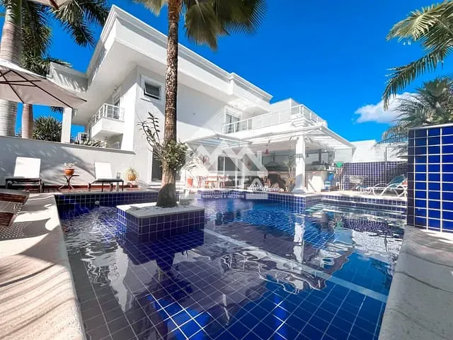 Casa com 399m² 4 quartos e 6 banheiros, à venda, no bairro Tabatinga em Caraguatatuba