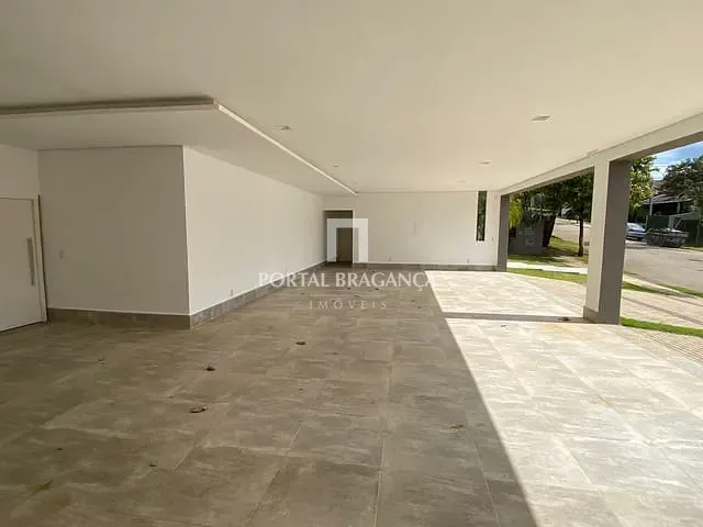 Casa com 779m² 4 quartos e 5 banheiros, à venda, no bairro Condomínio Residencial e Comercial Fazenda Santa Petronilla em Bragança Paulista