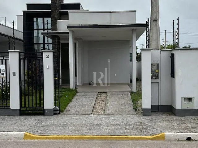 Casa com 178m² 2 quartos e 2 banheiros, à venda, no bairro Joáia em Tijucas
