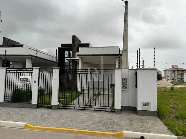 Casa com 178m² 2 quartos e 2 banheiros, à venda, no bairro Joáia em Tijucas