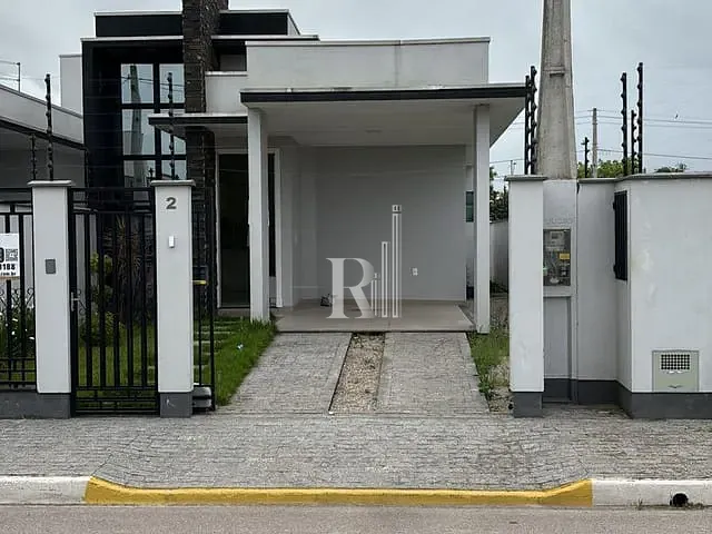 Casa com 178m² 2 quartos e 2 banheiros, à venda, no bairro Joáia em Tijucas