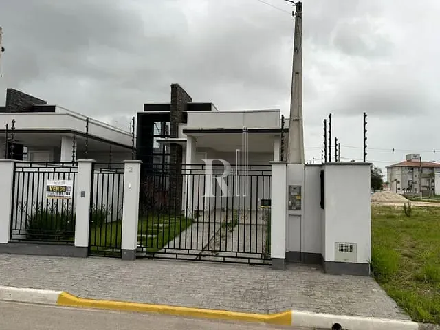 Casa com 178m² 2 quartos e 2 banheiros, à venda, no bairro Joáia em Tijucas