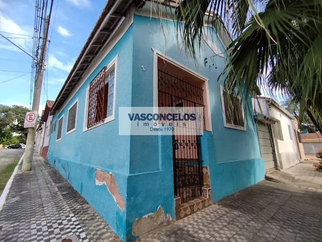 Casa com 105m² 3 quartos e 2 banheiros, para alugar, no bairro Jardim Bela Vista em São José dos Campos
