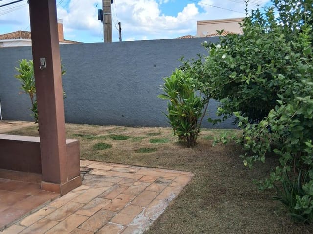 Casa com 352m² 4 quartos e 3 banheiros, para alugar, no bairro Jardim Boa Vista em São João da Boa Vista