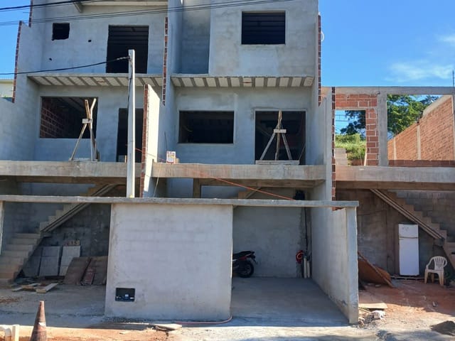 Casa com 149m² 3 quartos e 3 banheiros, à venda, no bairro Lagoa em Macaé