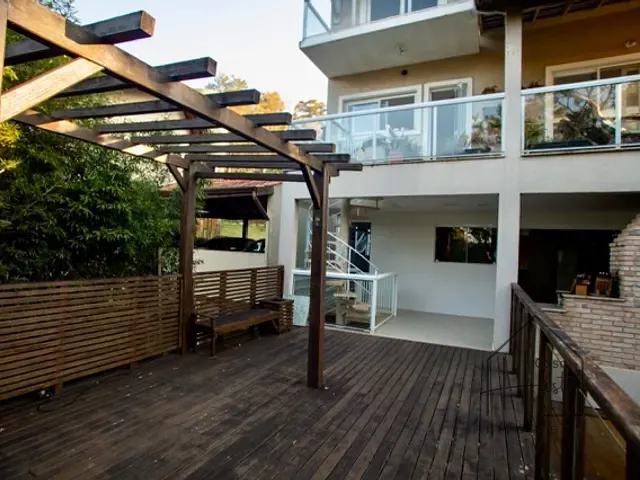 Casa com 483m² 3 quartos e 5 banheiros, à venda ou para alugar, no bairro Jardim Atalaia em Cotia