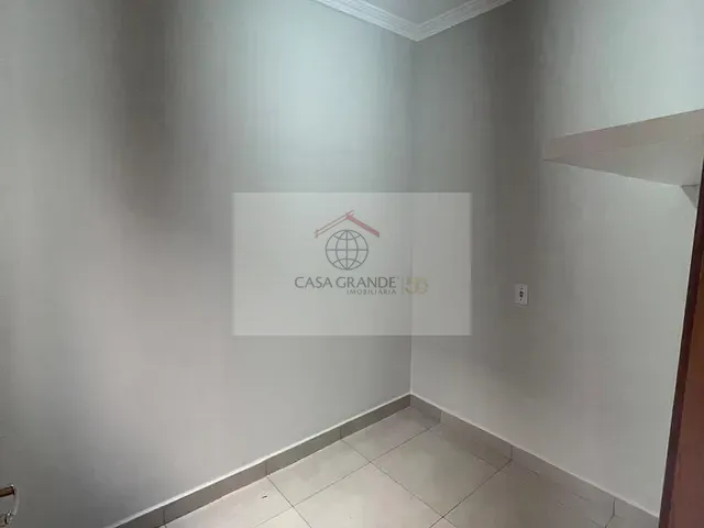 Casa 3 quartos e 2 banheiros, à venda, no bairro Jardim Nobre em Rolândia
