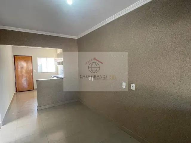 Casa 3 quartos e 2 banheiros, à venda, no bairro Jardim Nobre em Rolândia