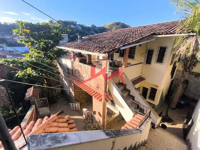 Casa com 500m² 3 quartos e 4 banheiros, à venda, no bairro Fonseca em Niterói