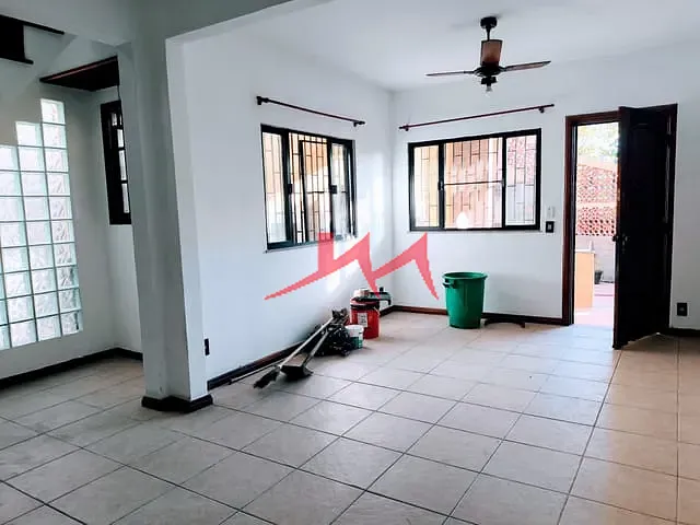 Casa com 500m² 3 quartos e 4 banheiros, à venda, no bairro Fonseca em Niterói