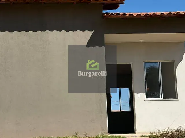 Casa 2 quartos e 1 banheiro, para alugar, no bairro Residencial Londres em Lavras