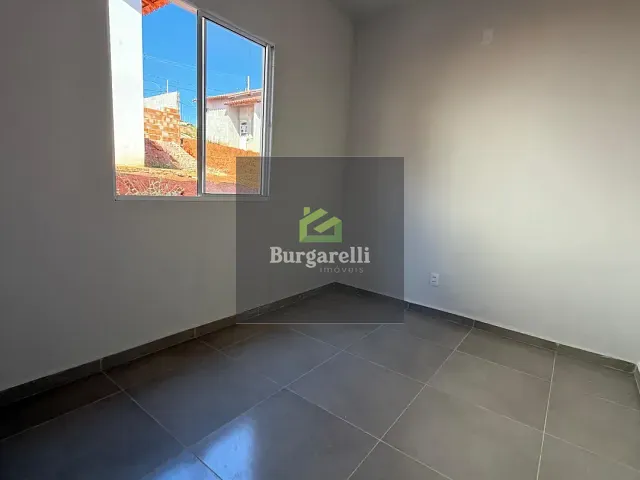 Casa 2 quartos e 1 banheiro, para alugar, no bairro Residencial Londres em Lavras